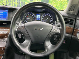 【純正革巻きステアリング】上質な革を使用することで、手にしっかり馴染みとても運転しやすいハンドルです♪
