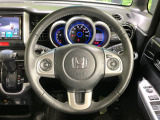 【純正革巻きステアリング】上質な革を使用することで、手にしっかり馴染みとても運転しやすいハンドルです♪