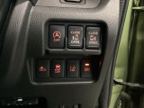 【両側パワースライドドア】です。リモコンや運転席のスイッチ操作で楽々自動開閉。