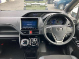 ミニバンならではアイポイントが高く運転しやすい