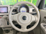 インテリアに合わせたデザインのステアリングは、運転される方のことも考え、運転しやすい形状、大きさです。是非一度、実際に触ってお確かめください。