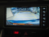 バックガイドモニターで、後方を確認しながら安心して駐車することができます。運転初心者も熟練者も必須の機能ですよ!