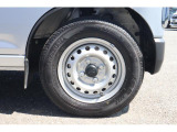 どんな道も力強く駆ける、頼れる相棒-サンバーのスチールホイール車で未知の冒険へ