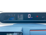 センターメーターを採用しております^^視線の移動が少なく、より安全な運転ができますね!