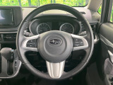 インテリアに合わせたデザインのステアリングは、運転される方のことも考え、運転しやすい形状、大きさです。是非一度、実際に触ってお確かめください。