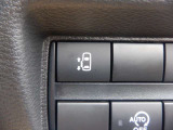 左側オートスライドドアです。運転席からでもスイッチひとつで開閉できるので、便利ですよ