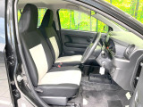 運転席シート廻りは使用感も少なく、良好な状態となっています。前オーナー様が丁寧に使っていたことがよくわかりますね。