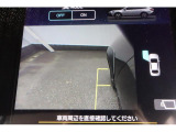 左ドアミラーにサイドビューカメラを搭載。バック時にカメラの映像が表示されます。運転席から死角になる場所ですので、小さなお子様などが隠れていても安心です。