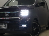 【LEDヘッドライト】悪天候や夜間走行時も良好な視界を確保し安心して運転できる高輝度LEDヘッドライトを装備!点灯速度が早く、消費電力も抑えられています!!