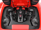 3.9L・V8ツインターボエンジンをリアミッドに搭載しております。
