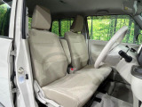 運転席シート廻りは使用感も少なく、良好な状態となっています。丁寧に使われていたことがよくわかりますね。