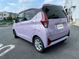 後席はプライバシーガラスがついています