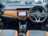 「NISSAN 認定中古車」です。ワイド保証1年付(期間中走行距離無制限)全国の日産サービス工場で保証が受けられます。ご購入後も1ヶ月または1,000km点検が無料で受けられます♪