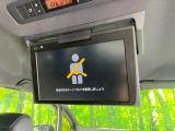 【フリップダウンモニター】大画面モニターで後席でもエンタメをお楽しみいただけます。小さなお子様にも大人気の装備です♪