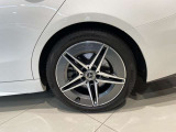車両は屋内展示しておりますので天候に関係なくごゆっくりコンディションご確認頂けます。車両を倉庫へ保管している場合が御座いますのでご来店前に在庫確認頂けると幸いです。TEL072-784-8800