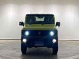 明るいLEDライトで、暗い夜道の運転も快適に。