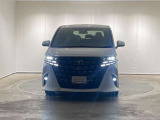 明るいLEDライトで、暗い夜道の運転も快適に。