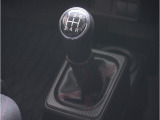 【5速MT】5速ミッション車です、近年AT車が増えているなかでギア選択の自由度の高いMT車は嬉しいですね。
