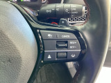 右側のステアリングスイッチはHondaセンシング系のスイッチの他にセレクターホイールを装備。スピードメーター内・マルチインフォメーション・ディスプレーの各表示が確認できます。