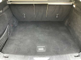 トランクスペースもご覧のとおり広々しております☆SUVならではの使いやすいトランクスペースに夢と希望以外に荷物もしっかり載せることができます☆