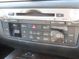 オートエアコンで車内はいつでも快適です♪