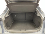 【トランク】積み込みやすくて、たっぷり積める荷室です。シートアレンジできるものは、乗車人数と荷物の量や大きさによってシートを動かすことができるので、より快適なドライブが可能です!