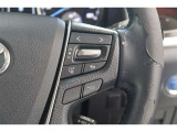 【レーダークルーズコントロール】アクセルペダルを踏まなくても、車間制御モードでは、先行車の車速変化に合わせた追従走行を行い、自動的に加速・減速・停止をします。