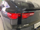 リアランプ 立体的な造形としてBMWらしい個性的なリアビューを明確化しました。