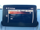 レバーをAUTOの位置にしているとき、レインセンサーが雨を感知すると、雨量に応じてワイパーが自動で作動してくれるオートワイパーを装備!設定変更で非作動にすると、間欠作動に固定されます。