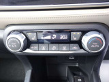 シートヒーター装備なので暖かくかいてきです。