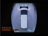 (パノラミックビューモニター)ボタン一つで前後左右4つのカメラにより、リアルタイムで車を上から見下ろしたような映像をナビ画面に映します。後退時にも使えますので、安心して運転することができる装備です♪
