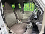 運転席シート廻りは使用感も少なく、良好な状態となっています。丁寧に使われていたことがよくわかりますね。