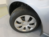 タイヤサイズは175/65R/14です。