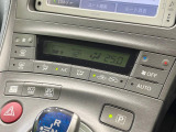 【オートエアコン】一度お好みの温度に設定すれば、車内の温度を検知し風量や温度を自動で調整。暑い…寒い…と何度もスイッチ操作をする必要はありません。快適な車内空間には必須の機能ですね♪