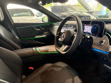 メルセデス・ベンツのシートは人間工学に基づき、疲れにくいシート構成となっております。長距離ドライブも問題ございません!