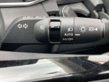 トンネル進入時や暗くなれば自動点灯するオートライトです。