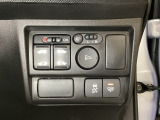 リアドアは乗り降りに便利な両側電動スライドドアです。また運転席に座っていながらスイッチ操作で自在にスライドドアを開け閉めできます。