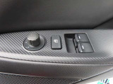 運転席のパワーウインドースイッチ部です。よく触れる場所だからこそ、使用状態があらわれますよね。ぜひこうした所もチェックしてください。