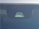 【ホンダセンシング】 「ミリ波レーダー」と「単眼カメラ」の異なる特性を持つ2つのセンサーなどにより、安心・快適な運転を支援します。