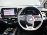 ノートオーラの運転席廻りになります。