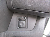 ドアミラーの鏡面の調節、格納は運転席からすべて操作できます!