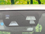 走行中に前方の車両等を認識し、衝突しそうな時は警報とブレーキで衝突回避と被害軽減をアシスト。より安全にドライブをお楽しみいただけます。