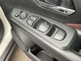 パワーウインドウ(運転席:ワンタッチ、キーオフ後作動、挟み込み防止機構付)付きです。