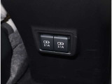 後席受電用USBを装備