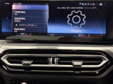 衝突被害軽減ブレーキと車線逸脱警告がついています。