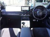 ◆視界広々で非常に運転しやすくロングドライブでも疲れを感じさせないすっきりとまとまったインパネ周りです。