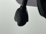 【前方ドライブレコーダー】映像・音声などの運転中の記録を残します。事故などを起こした起こされた時の証拠になりえますので、もしも時でも安心ですね。