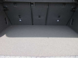 トランクルームは、スペース的にも十分な広さではないでしょうか。後部座席のシートを倒す事もできますので、大きい荷物の収納も可能です。