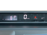センターメーターを採用しております^^視線の移動が少なく、より安全な運転ができますね!