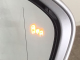 リアクロストラフィックアラート機能は、ブラインドスポットモニターの後側方レーダーセンサーを使用し、運転者の目視だけでは感知しづらい領域の確認を補助する機能です!